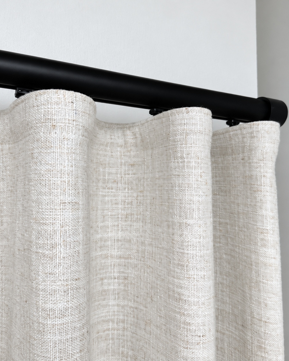 Ripple Fold curtain front fold and fabric texture detail